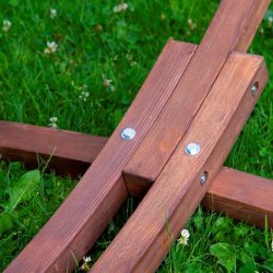 Stativ i massiv fyrretr